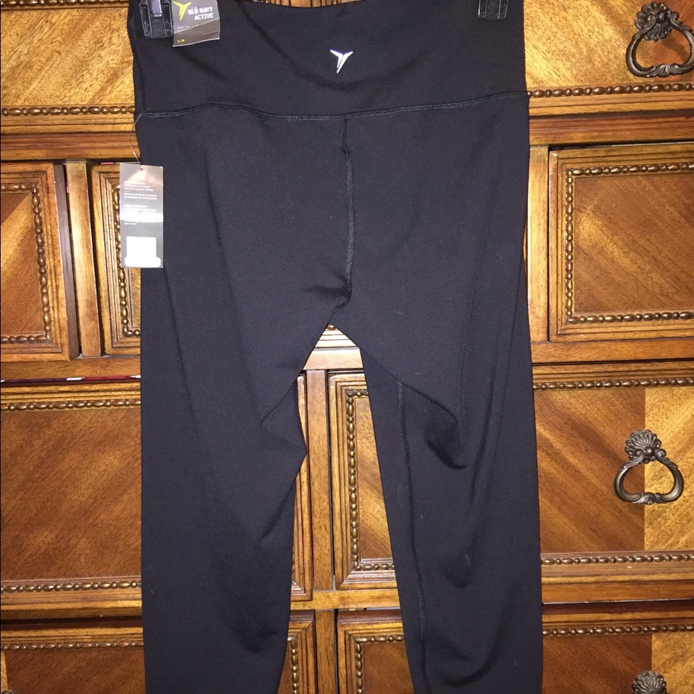 Old navy yoga crop active pants NWT